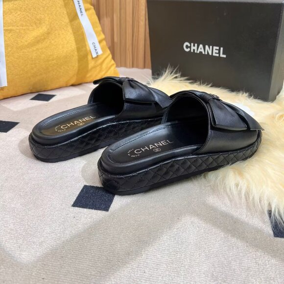 Chanel slippers - Picture 7 of 8